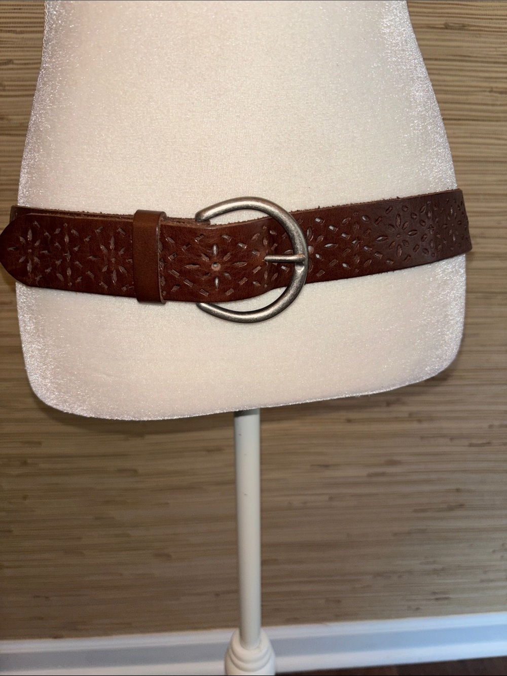 J. Crew Brown Laser-Cut Leather Belt with Round Buckle medium EUC!